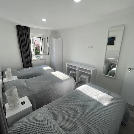 Lisbon Ocean Apartment *